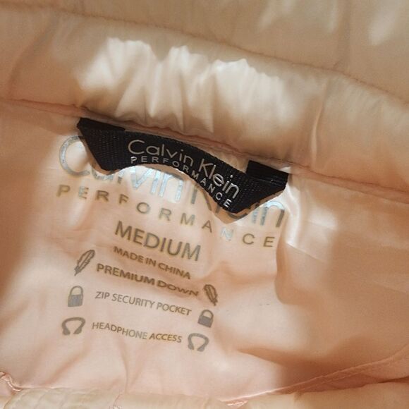 Clavin Klein Light Pink Quilted Vest with Zipper - Picture 4 of 9